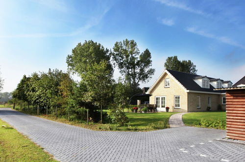 Foto 41 - Luxurious Villa in Schoorl With Garden