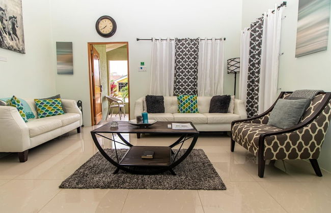 Serenity Retreat Villa Drax Hall - Photo 2