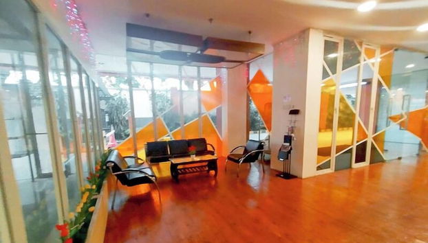 Coin salon dans le hall