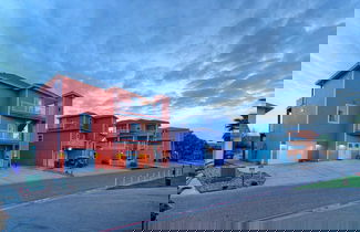 Foto 3 - Coral Reef by Avantstay Beach Boardwalk, Pool
