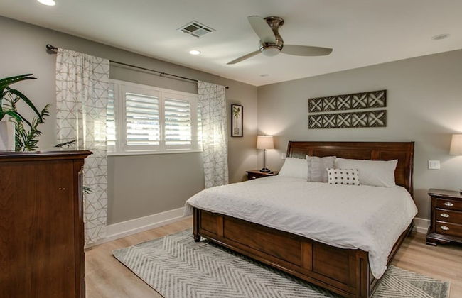 Relaxing 4 Bdrm Retreat in the Heart of Scottsdale - Foto 8