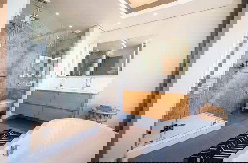 Foto 6 - Executive Yacht View Two Bedroom Apartment - 007