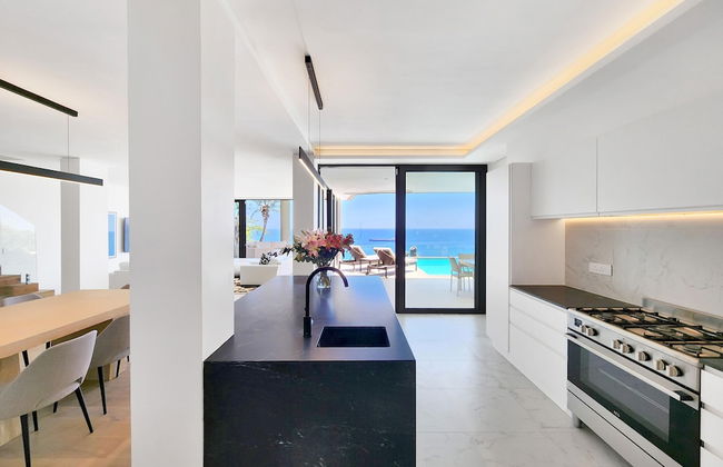 Ocean Villa - Ultra Luxury Villa in Bantry Bay - Photo 12
