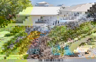 Foto 1 - Villa Near Beach w/ Pool & Outdoor Dining Bohemian Beach Retreat by Avantstay