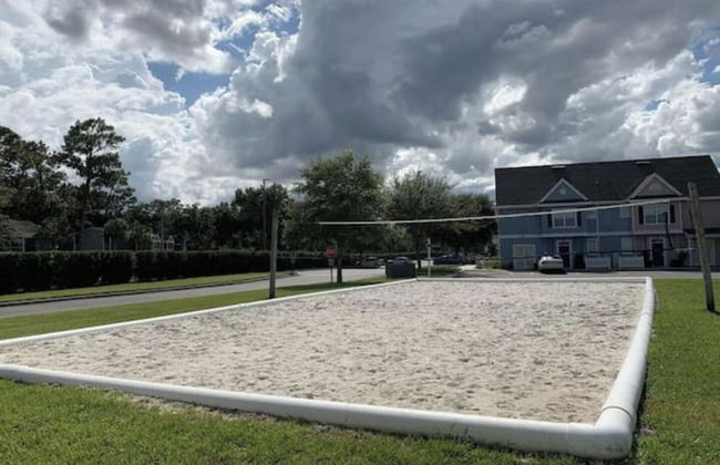 3BR Condo w/ BBQ & Heated Pool Near Disney & Malls - Foto 17