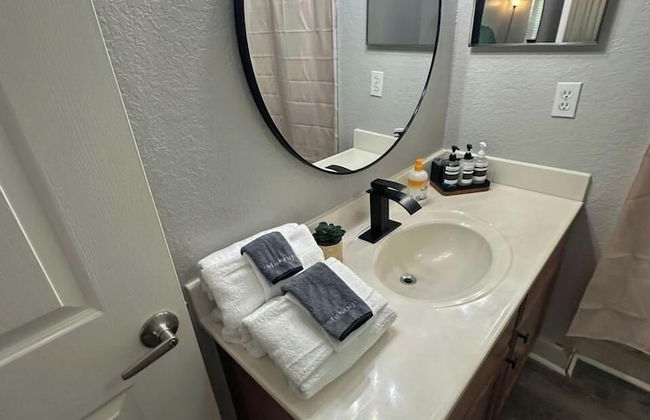 3BR Townhome w/ Pool & BBQ Near Disney - Foto 5