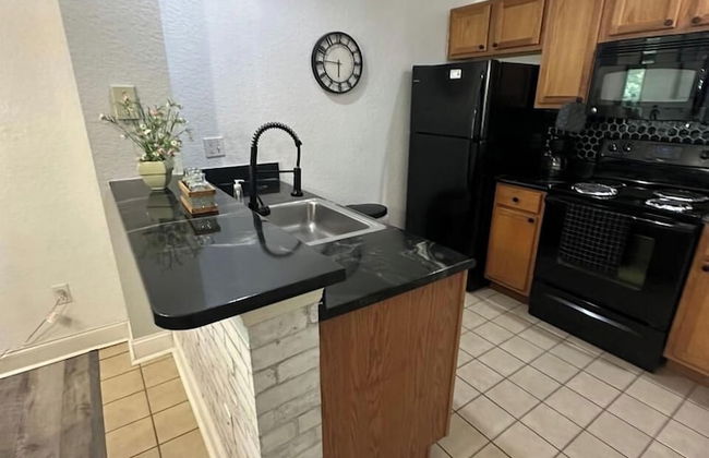 3BR Townhome w/ Pool & BBQ Near Disney - Foto 13