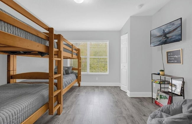 3BR Condo w/ BBQ & Heated Pool Near Disney & Malls - Foto 20