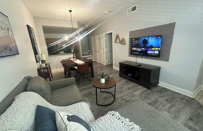 3BR Townhome w/ Pool & BBQ Near Disney - Foto 2