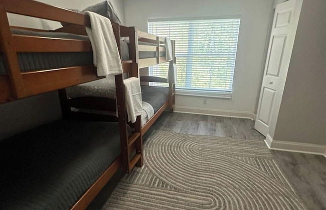 3BR Townhome w/ Pool & BBQ Near Disney - Foto 9