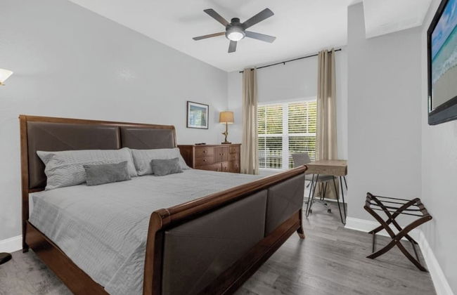 3BR Condo w/ BBQ & Heated Pool Near Disney & Malls - Foto 19