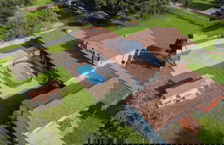 Foto 1 - A Large Tropical 7 Bedroom Estate by RedAwning