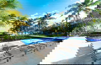 Foto 1 - Beachfront Villa With Long Private Pier and Pool