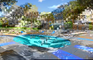 Foto 1 - A Perfect Summer East by Avantstay Private Pool & Bikes