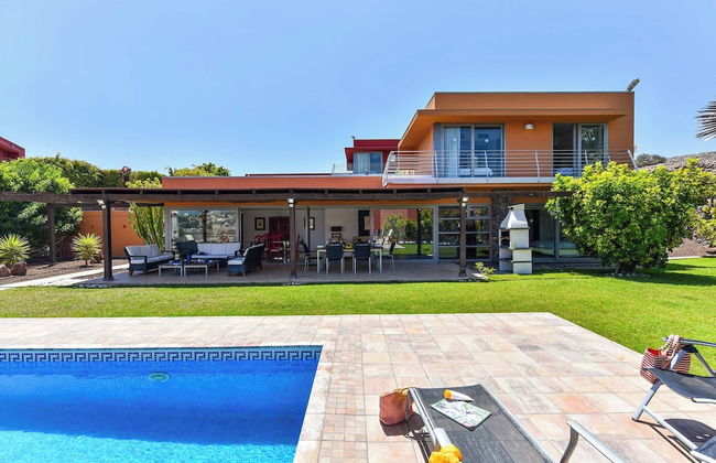 Casa de 4 quartos em San Bartolomé de Tirajana com piscina privada e jardim - Foto 1