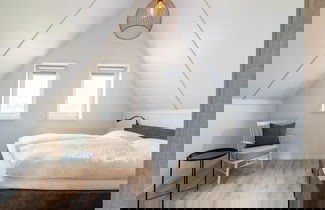 Foto 3 - Luxurious Holiday Home With Parking