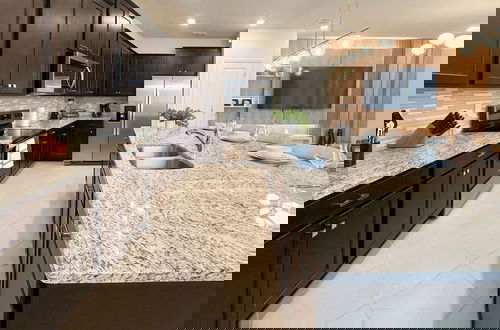 Foto 12 - Upstay Theme Rooms and Arcade Games Plus Private Pool