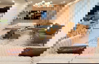 Foto 3 - Upstay Theme Rooms and Arcade Games Plus Private Pool