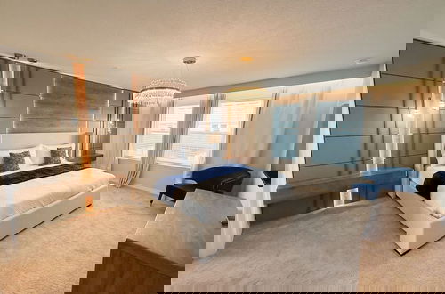 Foto 15 - Upstay Theme Rooms and Arcade Games Plus Private Pool