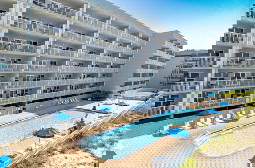 Foto 14 - Islander Beach Resort 303 Condo by RedAwning