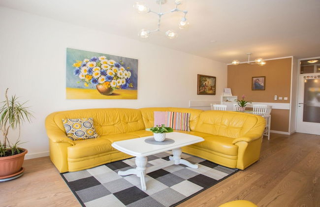 Beautiful Apartment in Prime Location - Photo 16