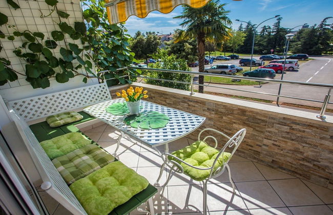 Beautiful Apartment in Prime Location - Photo 26