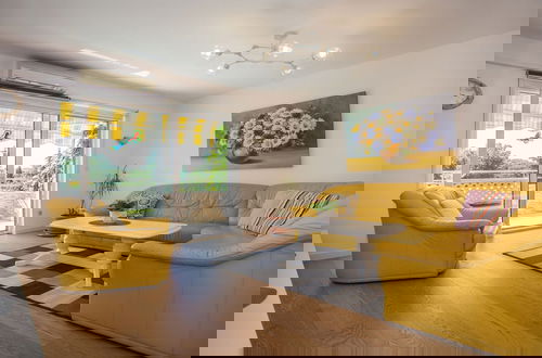 Foto 13 - Beautiful Apartment in Prime Location