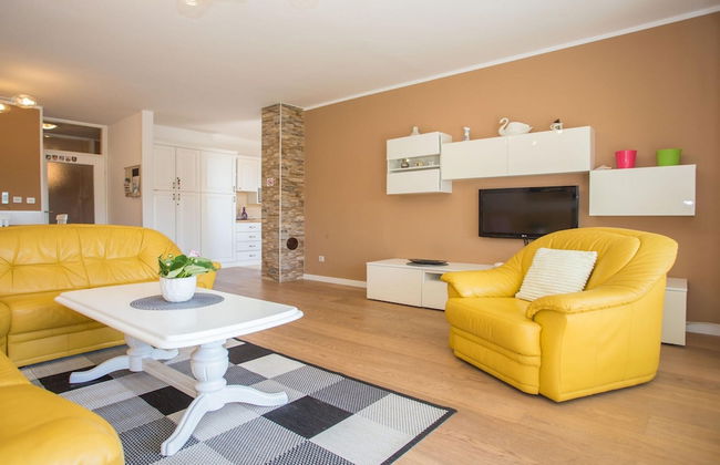 Beautiful Apartment in Prime Location - Photo 14