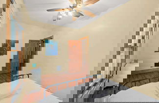 Photo 3 - Vino & Vibes Villa Sleeps 6!
