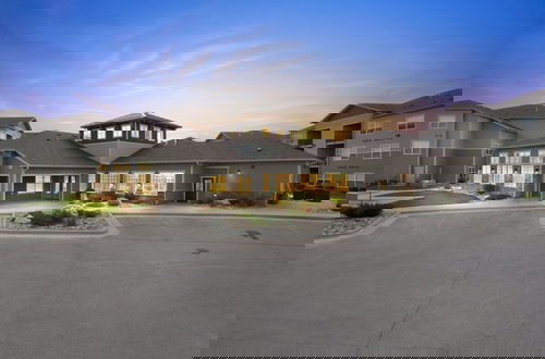 Foto 1 - Luxurious 1 Bed 1 Bath Apartment At The Meadows-Pet Friendly by FlexHaus