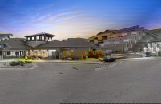Foto 1 - Luxurious 1 Bed 1 Bath Apartment At The Meadows-Pet Friendly by FlexHaus