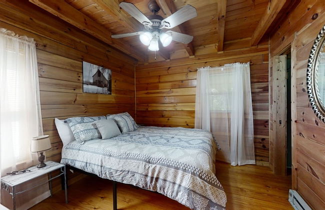 Yellow Cabin On The River 2 Bedroom Cabin by RedAwning - Foto 2
