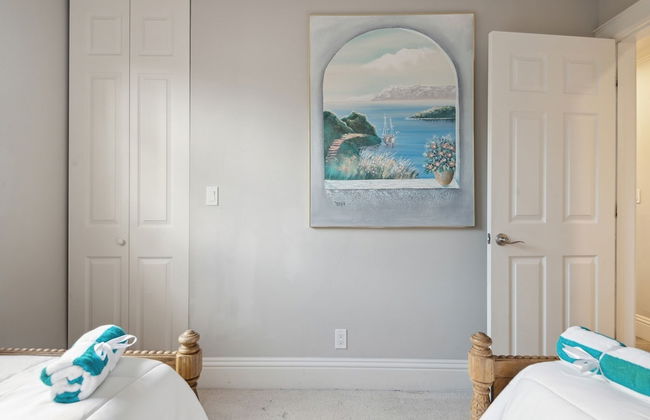 Coastal Charm: Seaside Hideaway 3 Bedroom Home by RedAwning - Foto 8