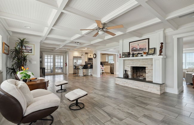 Coastal Charm: Seaside Hideaway 3 Bedroom Home by RedAwning - Foto 25