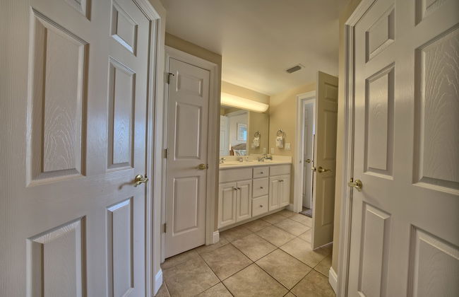 Comfortable High-Rise Condo with Beach Access - Unit 1404 by RedAwning - Foto 2