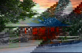Foto 1 - Pappy's Peak 2 Bedroom Cabin by RedAwning