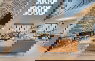 Foto 3 - Indoor Pool, Hot Tub, Firepit, Theater All-season Retreat Kings Crown by Avantstay