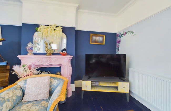 Unique 2 bed Leigh-on-sea- With Real Piano - Photo 16