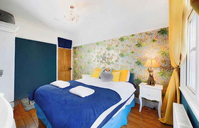 Unique 2 bed Leigh-on-sea- With Real Piano - Photo 4