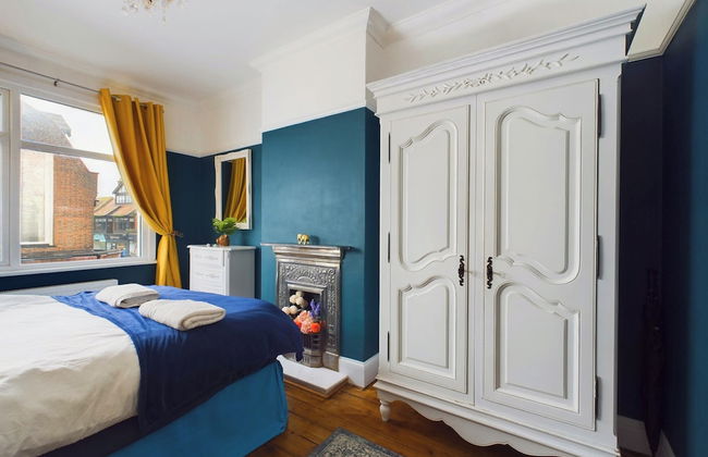 Unique 2 bed Leigh-on-sea- With Real Piano - Photo 6