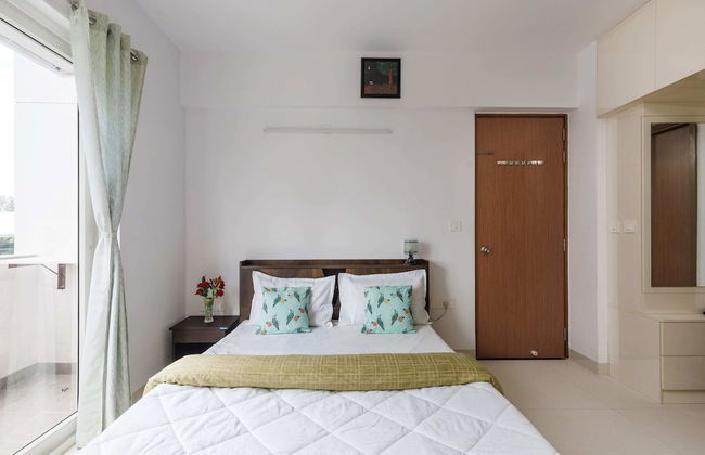 Luxury 4BHK in E-City with 40 Amenities - Photo 5