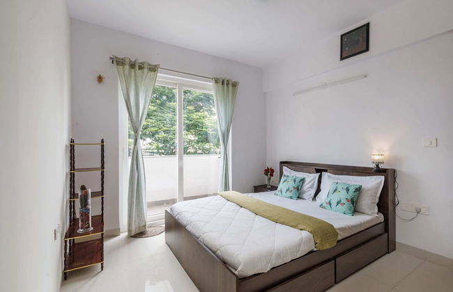 Luxury 4BHK in E-City with 40 Amenities - Photo 4