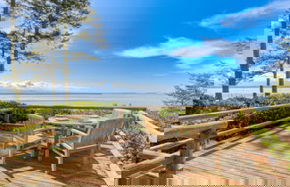 Photo 1 - Goldilocks by Avantstay Luxury Waterfront Home
