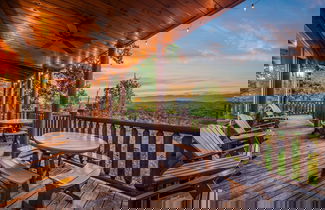 Foto 3 - Grand View Lodge Panoramic Views Hot Tubs Game Room Theater Sleeps 56 Guests