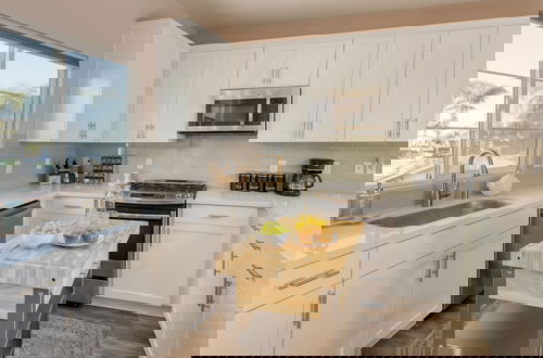 Photo 13 - Casa do Sol by Avantstay Rooftop Deck w Ocean Views 2 Blocks to Beach