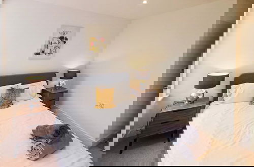 Foto 5 - Modern 2 Bedroom 2 Bathroom Apartment