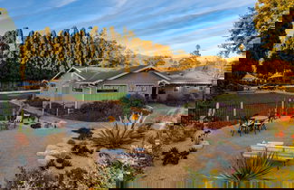 Photo 1 - Hummingbird Haven by Avantstay Dog-friendly Near the Beach Huge Yard Hot Tub