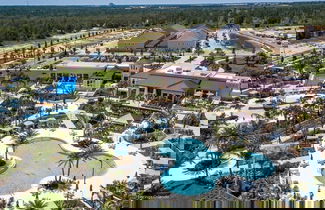 Foto 3 - Coconut Breeze Resort Home Near Parks 25 Guests Located in Solara Resort