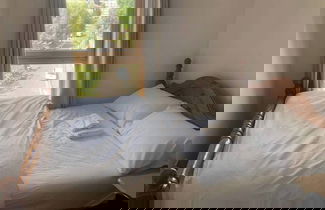 Photo 2 - Shorditch Apartment Sleeps 6
