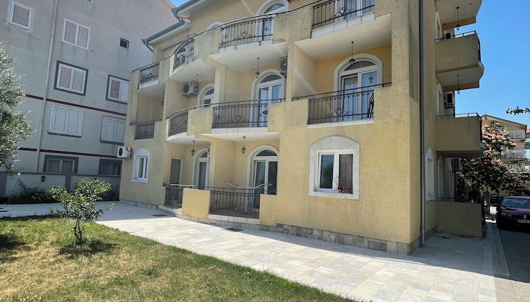 Foto 1 - Luna Apartments